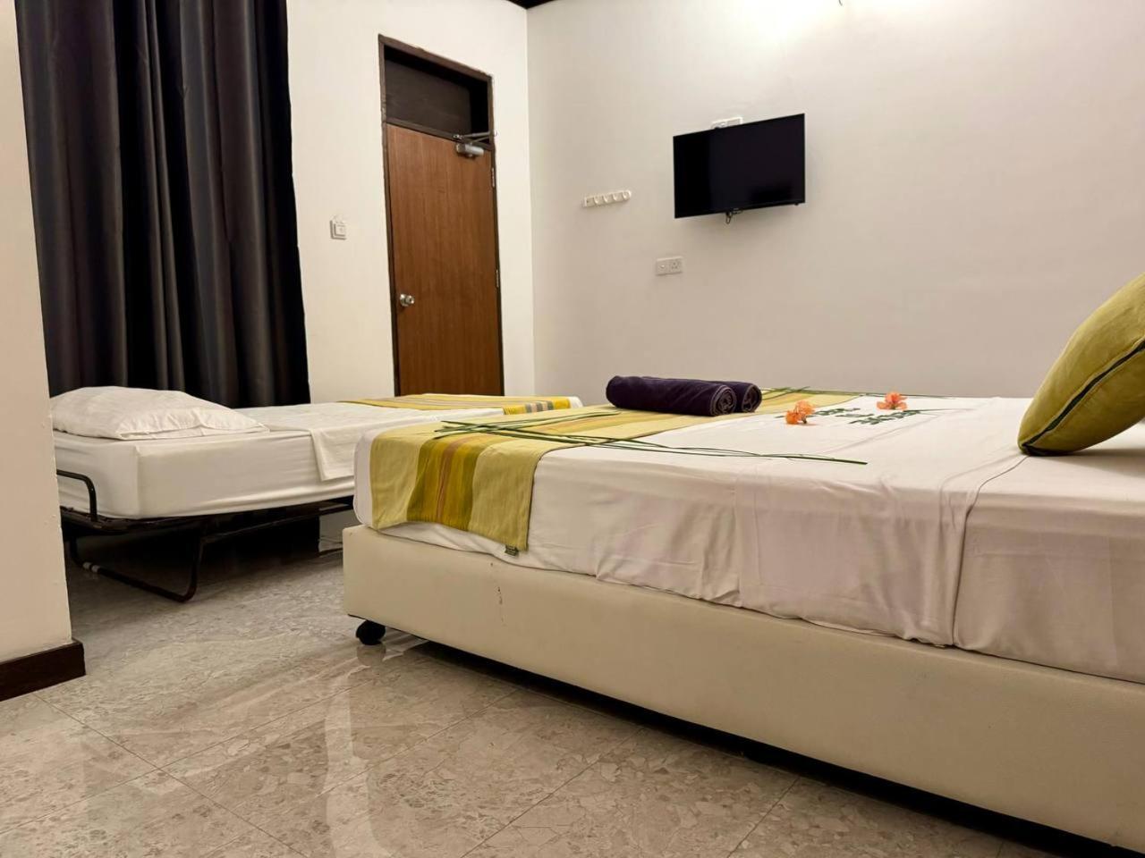 Seascape Retreats Dhigurah Hotel Dhigurah  Exterior photo